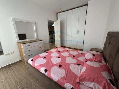 Tirane, apartament 1+1 Kati 8, 68 m² (UNAZA E RE)