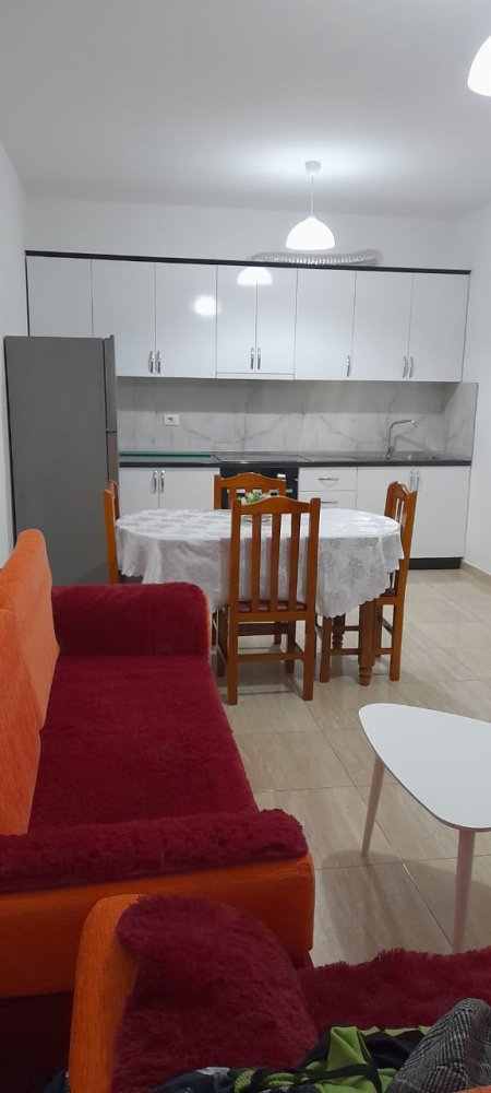 Tirane, jepet me qera apartament 2+1+BLK Kati 5, 91 m² 400 Euro (astir)