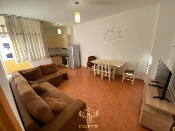 Durres, jepet me qera apartament 1+1+BLK Kati 9, 75 m² 300 Euro (Poliklinka Qendrore,Durres)