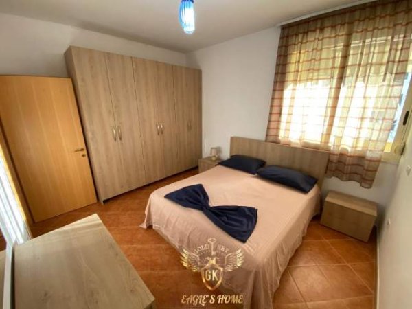Durres, jepet me qera apartament 1+1+BLK Kati 9, 75 m² 300 Euro (Poliklinka Qendrore,Durres)