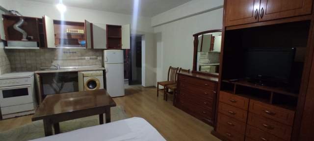 Tirane, jepet me qera garsonier 1+1 Kati 0, 35 m² Leke