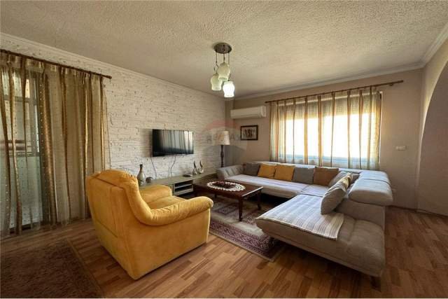 Tirane, jepet me qera apartament Kati 6, 110 m² 650 Euro (tirana e re)