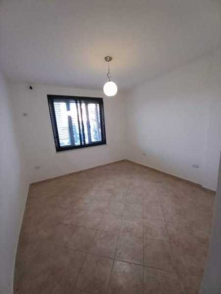Tirane, jepet me qera apartament 2+1+BLK Kati 2, 110 m² 400 Euro (21 DHJETORI)