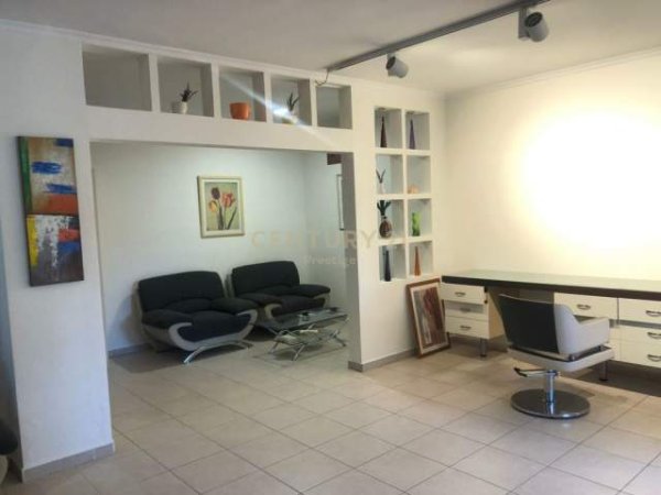Tirane, jepet me qera ambjent biznesi Kati 2, 120 m² 1.000 Euro (liceu artistik)