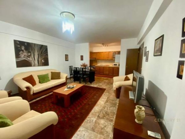 Tirane, jepet me qera apartament 3+1+BLK Kati 4, 147 m² 750 Euro (rr kavajes pas xhamis)