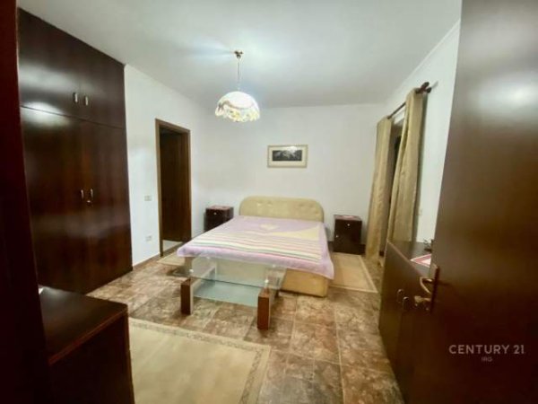 Tirane, jepet me qera apartament 3+1+BLK Kati 4, 147 m² 750 Euro (rr kavajes pas xhamis)