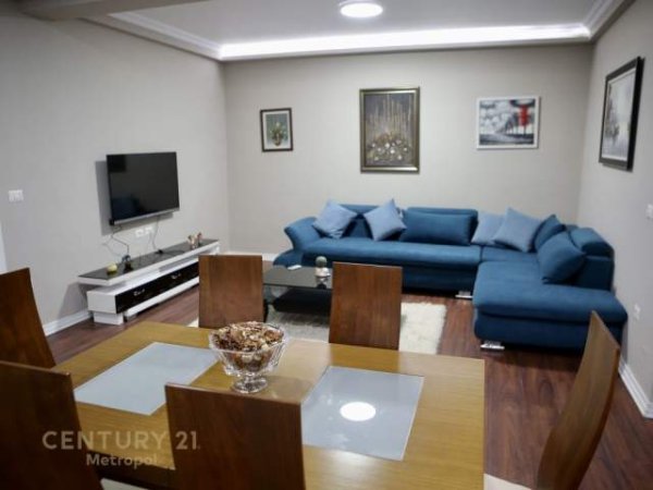 Tirane, jepet me qera Vile 2+1 Kati 2, 115 m² 1.000 Euro (prane liqenit)