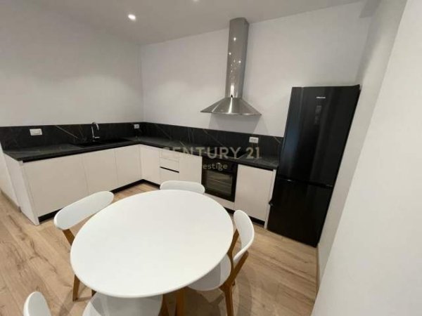 Tirane, jepet me qera apartament 2+1 Kati 4, 110 m² 1.500 Euro (rruga elbasanit)