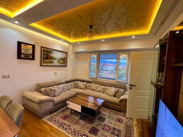 Tirane, shitet Vile 2+1 Kati 4, 100 m² 550 Euro (Sauk)