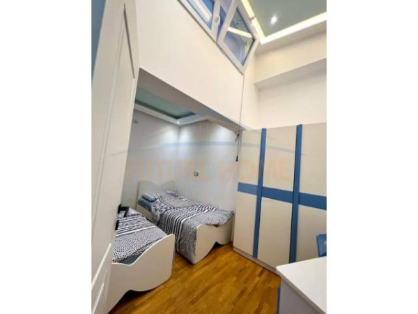 Tirane, shitet Vile 2+1 Kati 4, 100 m² 550 Euro (Sauk)