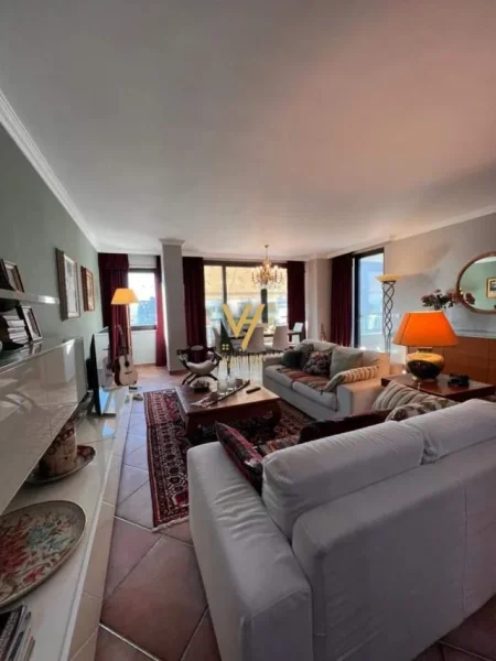 Tirane, jepet me qera apartament 3+1+A+BLK Kati 10, 170 m² 4.000 Euro (QENDER)