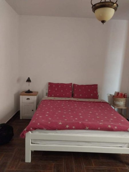 Tirane, jepet me qera apartament 2+1 Kati 3, 92 m² 450 Euro (Garda)