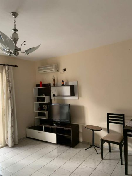 Tirane, jepet me qera apartament 2+1 Kati 1, 100 m² 400 Euro (Prapa Maternitetit, Brryl)