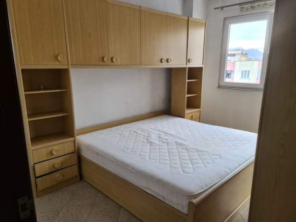 Tirane, jepet me qera apartament 2+1+BLK Kati 9, 106 m² 380 Euro (Rruga Kadri Roshi)