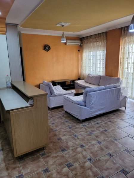 Tirane, jepet me qera apartament 2+1+BLK Kati 6, 100 m² 550 Euro (rruga Kavajes)
