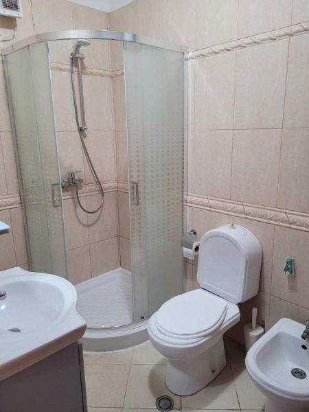 Tirane, jepet me qera apartament 2+1+BLK Kati 6, 100 m² 550 Euro (rruga Kavajes)