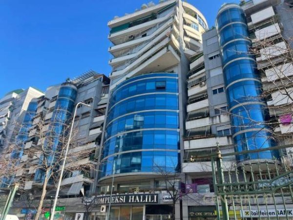 Tirane, jepet me qera ambjent biznesi 289 m² 4.000 Euro (selvia)