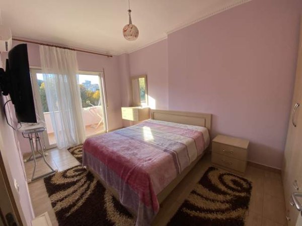 Tirane, jepet me qera apartament 3+1+BLK Kati 3, 135 m² 650 Euro (Rruga Selita e Vjetër)