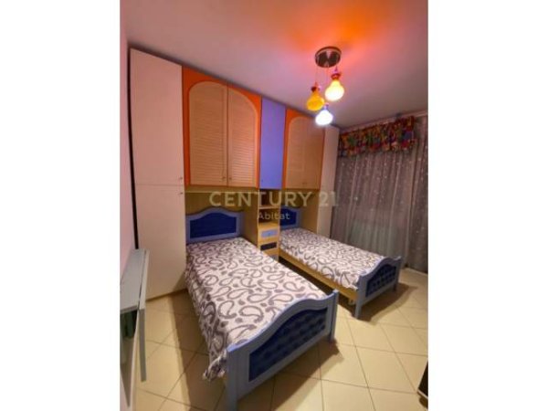 Tirane, jepet me qera apartament 400 Euro (ALI DEMI)