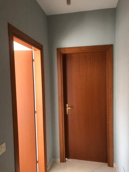 Tirane, jepet me qera apartament 3+1+A+BLK Kati 4, 130 m² 500 Euro (Hamdi Sina Tirane)