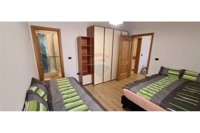 Tirane, jepet me qera apartament 109 m² 1.000 Euro (bllok)
