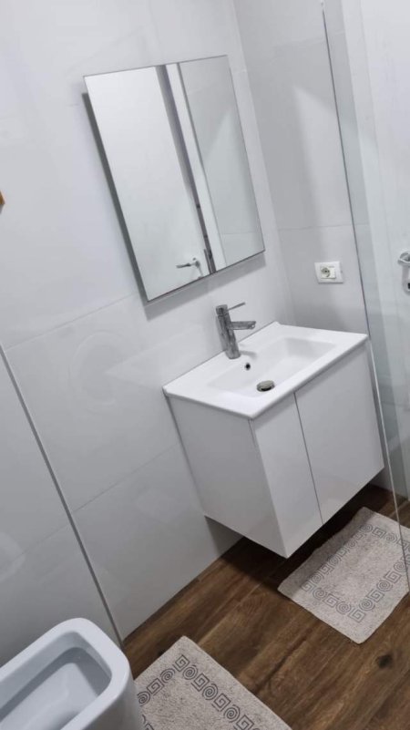 Tirane, jepet me qera apartament 1+1+BLK Kati 3, 70 m² 400 Euro (PROKOP MIMA)