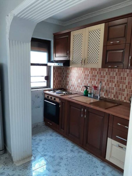 Tirane, jepet me qera apartament 1+1+BLK Kati 4, 67 m² 400 Euro (myslym lela)