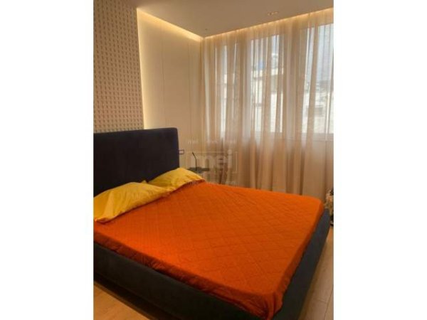 Tirane, jepet me qera apartament 1+1+BLK 62 m² 680 Euro
