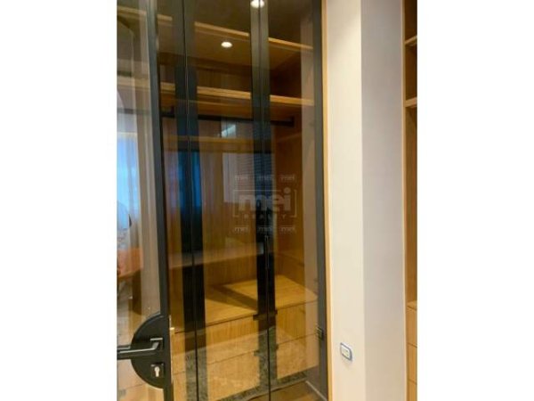 Tirane, jepet me qera apartament 1+1+BLK 62 m² 680 Euro