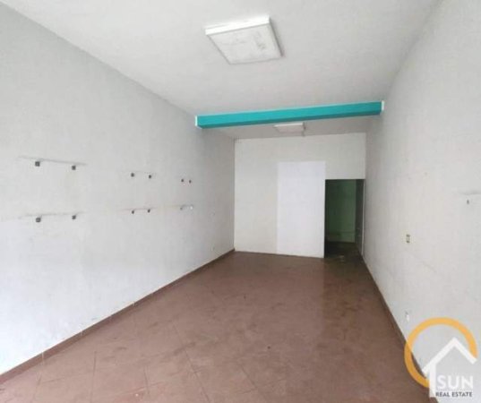 Shkoder, jepet me qera ambjent biznesi Kati 0, 45 m² 20.000 Leke (BULEVARDI SKENDERBEU)
