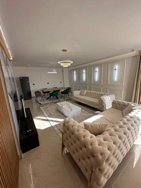 Tirane, jepet me qera apartament 2+1 Kati 1, 134 m² 800 Euro (Liqeni i Farkes)