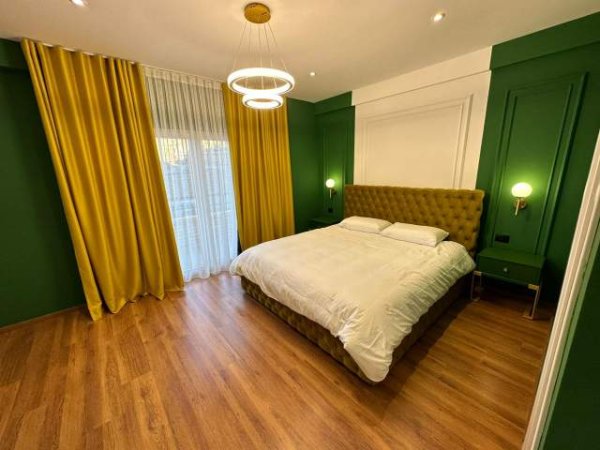 Tirane, jepet me qera apartament 2+1 Kati 3, 134 m² 800 Euro (Farke)