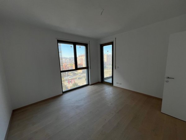 Tirane, shes apartament 2+1+Ballkon Kati 5, 118 m² 170.000 € (AKSES TIRANA)