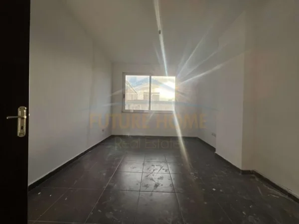 Tirane, shitet apartament 2+1 Kati 7, 92 m² 112.500 € (UNAZA RE)  UNA46899