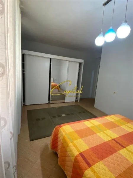 Tirane, jepet me qera apartament 2+1 Kati 1, 100 m² 500 € (RRUGA E DIBRES)