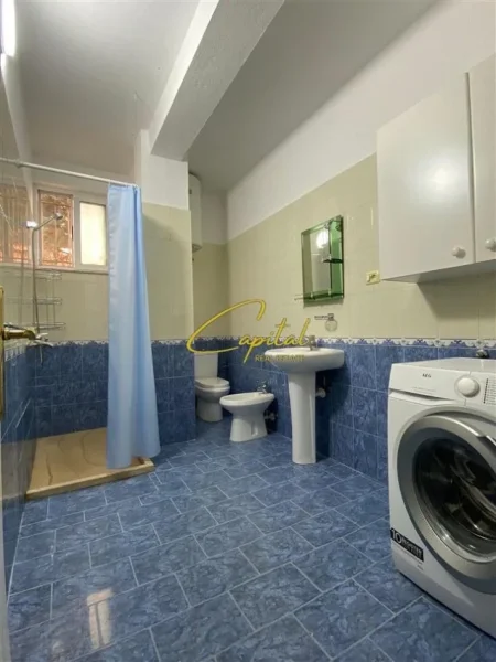 Tirane, jepet me qera apartament 2+1 Kati 1, 100 m² 500 € (RRUGA E DIBRES)