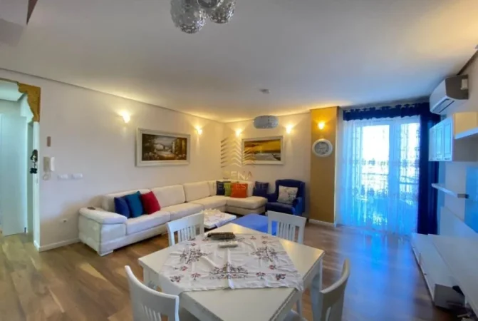 Tirane, shitet apartament 2+1+Ballkon Kati 5, 118 m² 240.000 € (Xhamllik)