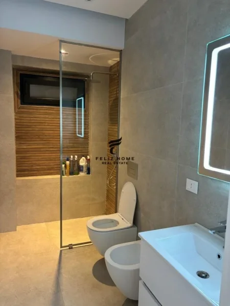Tirane, jepet me qera zyre Kati 2, 80 m² 700 € (BLLOK)