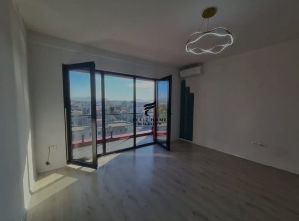 Tirane, jepet me qera zyre Kati 7, 124 m² 750 € (FARMACIA 10)