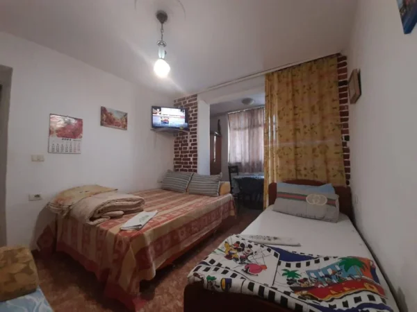 Tirane, jepet me qera apartament 1+1 Kati 1, 47 m² 400 € (Pediatria)