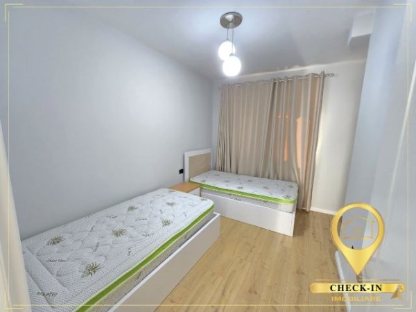 Tirane, jepet me qera apartament 2+1+Aneks+Ballkon Kati 2, 95 m² 600 € (Sauk)