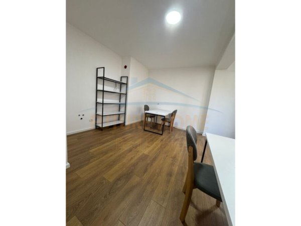 ALF48299 Tirane, jepet me qera zyre Kati 3, 60 m² 800 € (Rruga e Elbasanit)