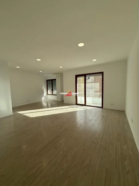 Tirane, jepet me qera ambjent biznesi Kati 6, 180 m² 2.500 € (rr kavajes)