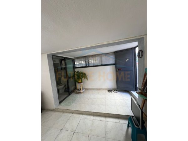 ALF48133 Tirane, shitet ambjent biznesi Kati -1, 28 m² 84.000 € (Komuna e Parisit)