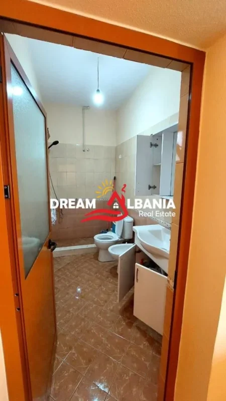 Tirane, shitet apartament 3+1 Kati 1, 150 m² 257.000 € (fresk)
