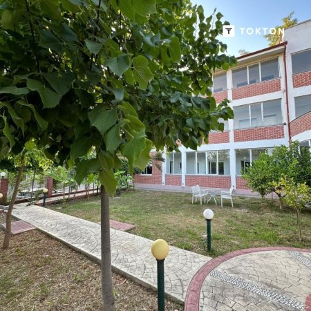 Tirane, shitet ambjent biznesi Kati 3, 1.601 m² 1.300.000 € (Fresku, Tiranë, TT 175)