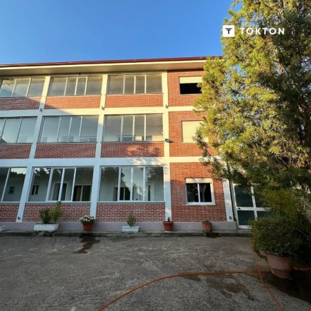 Tirane, shitet ambjent biznesi Kati 3, 1.601 m² 1.300.000 € (Fresku, Tiranë, TT 175)