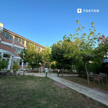 Tirane, shitet ambjent biznesi Kati 3, 1.601 m² 1.300.000 € (Fresku, Tiranë, TT 175)