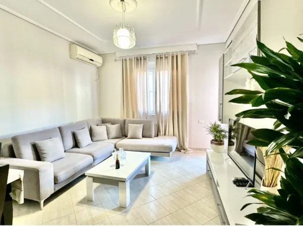 Vlore - Lungomare - Uji i Ftohte, shitet apartament 2+1 , 104 m² 240.000 € (Lungomare)