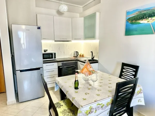Vlore - Lungomare - Uji i Ftohte, shitet apartament 2+1 , 104 m² 240.000 € (Lungomare)